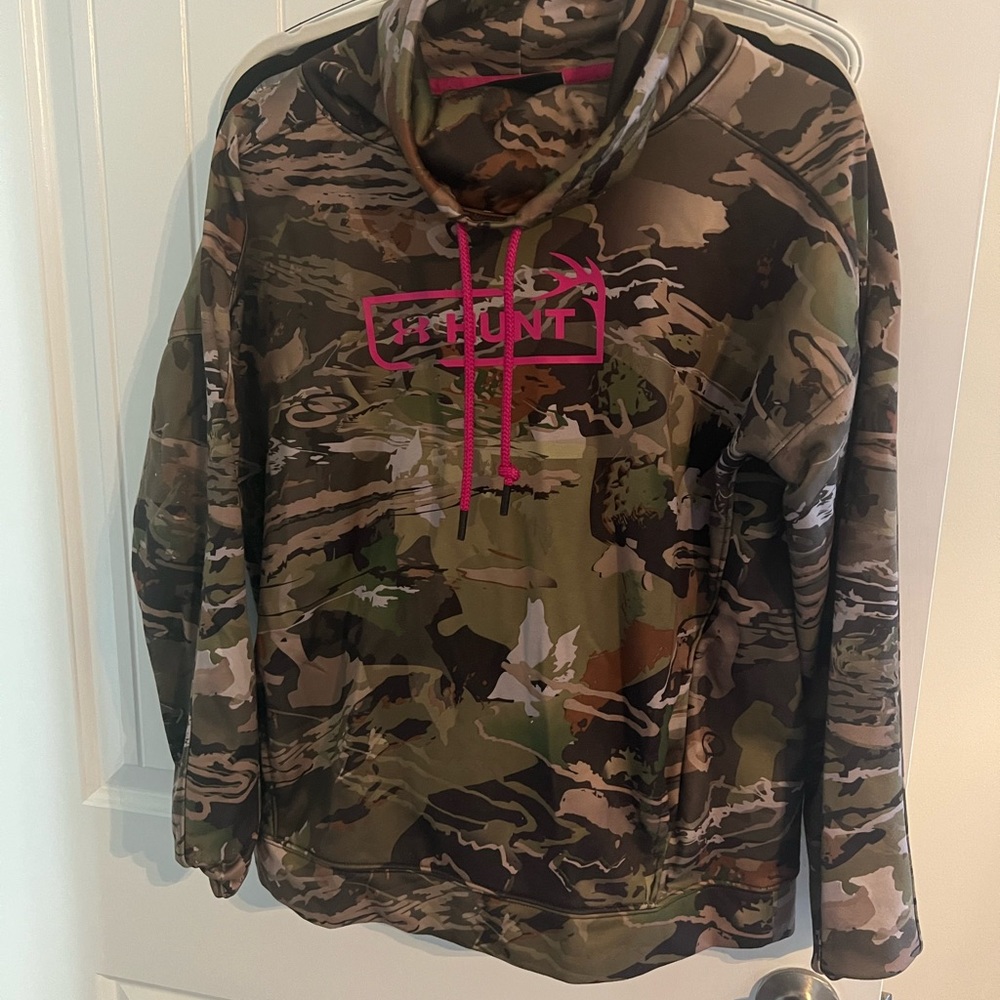 Under armor sweatshirt
